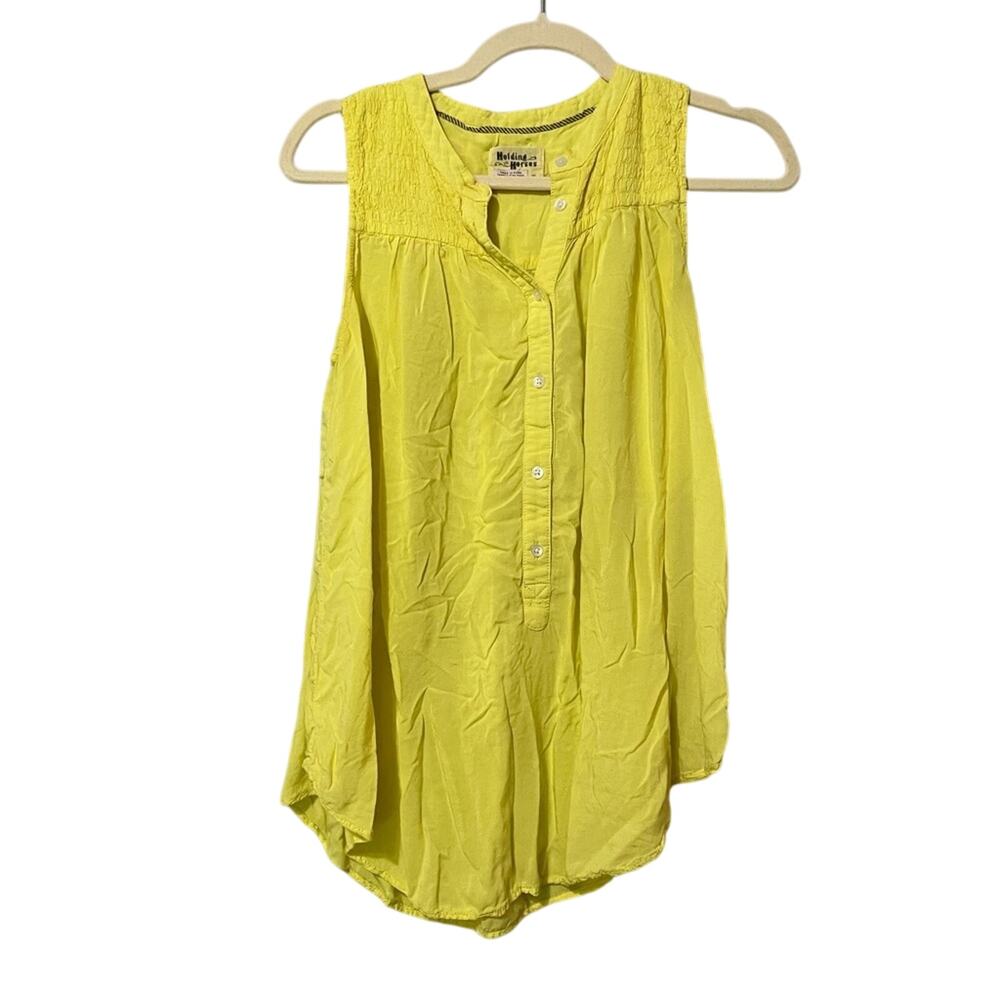 Holding Horses Yellow Smocked Sleeveless Button Down Shirt Womens XS Blouse Tank